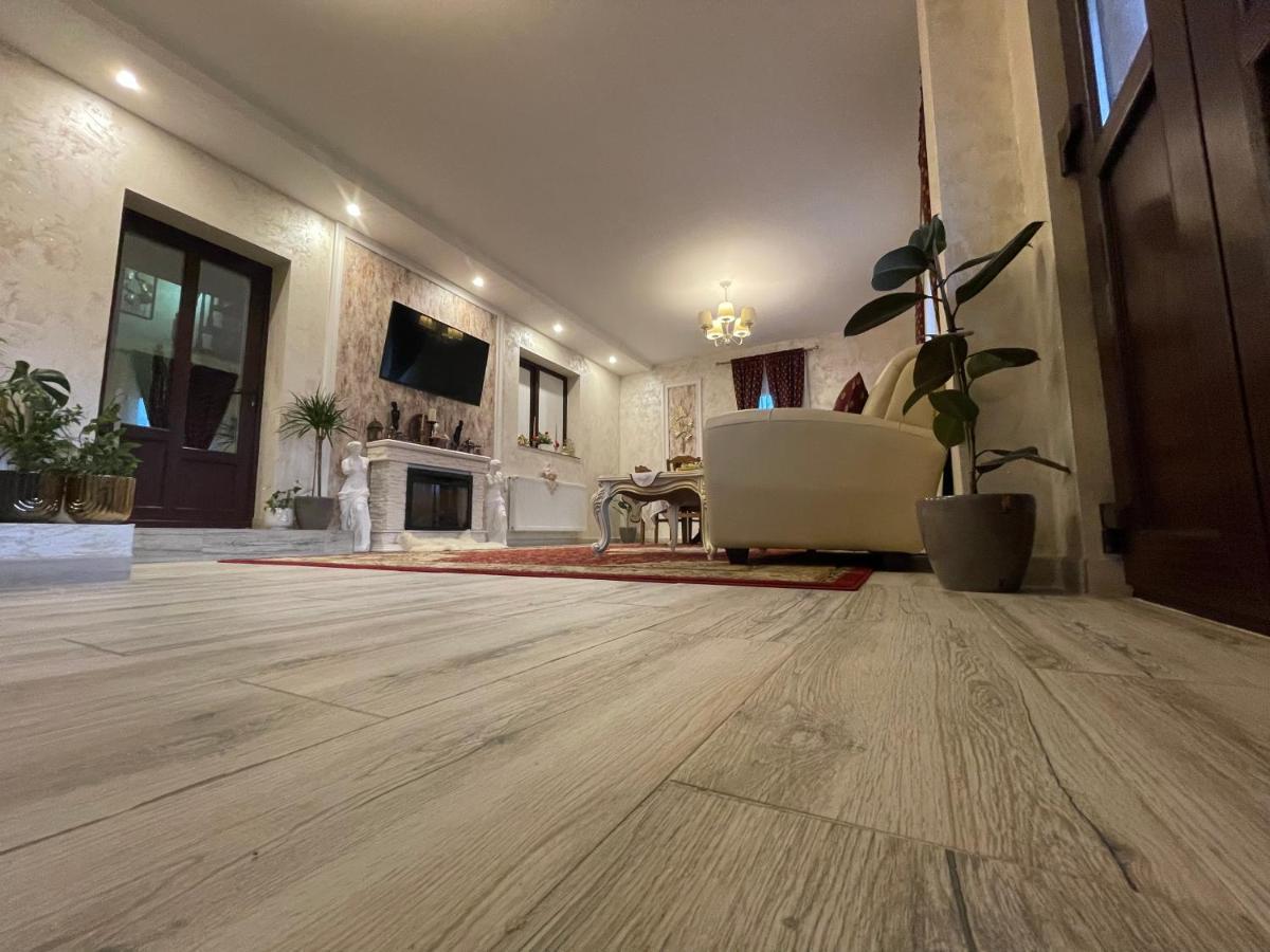 Гостевой дом Casa Cu Pitici Вама Экстерьер фото