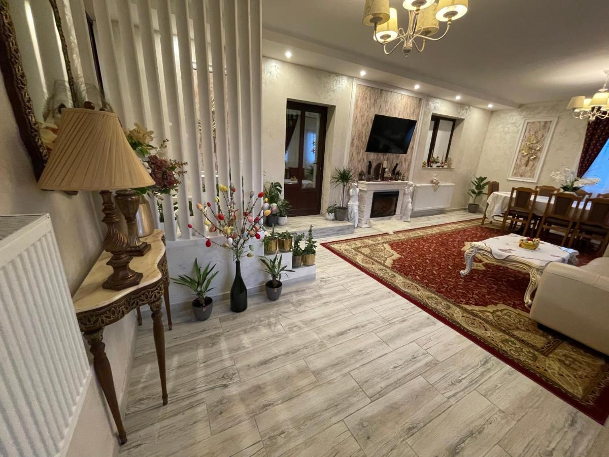 Гостевой дом Casa Cu Pitici Вама Экстерьер фото